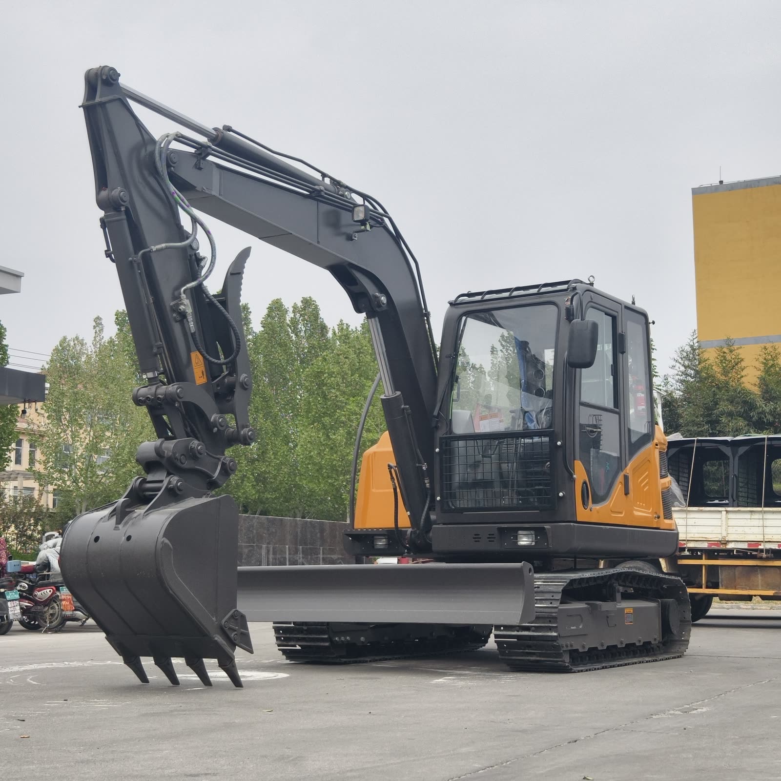 FW65 Ultra, boom extended
