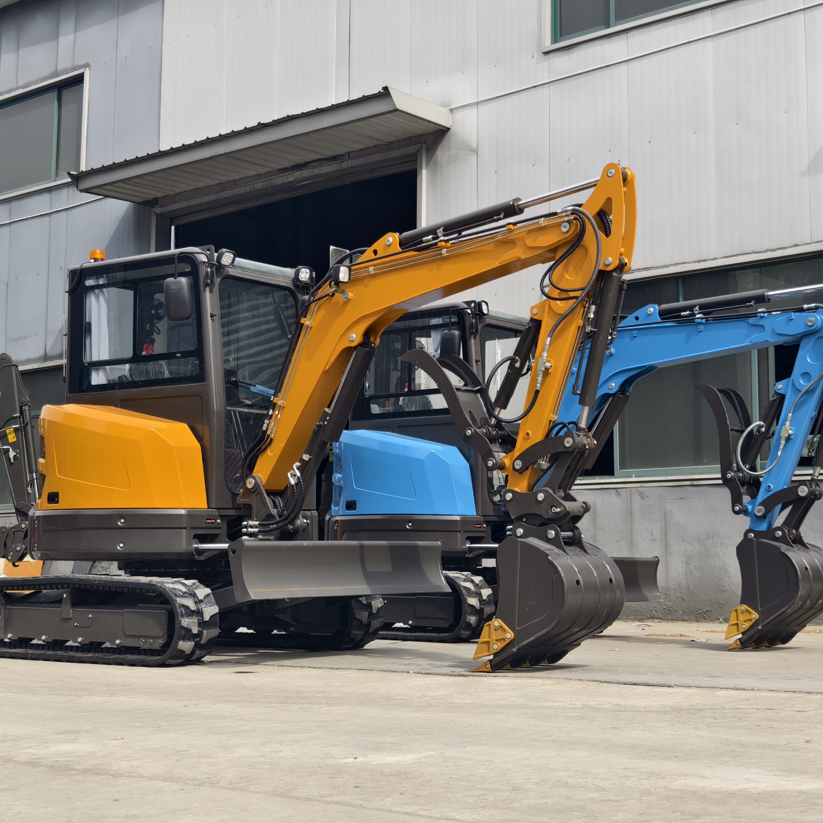 FW40 Ultra machines at the factory