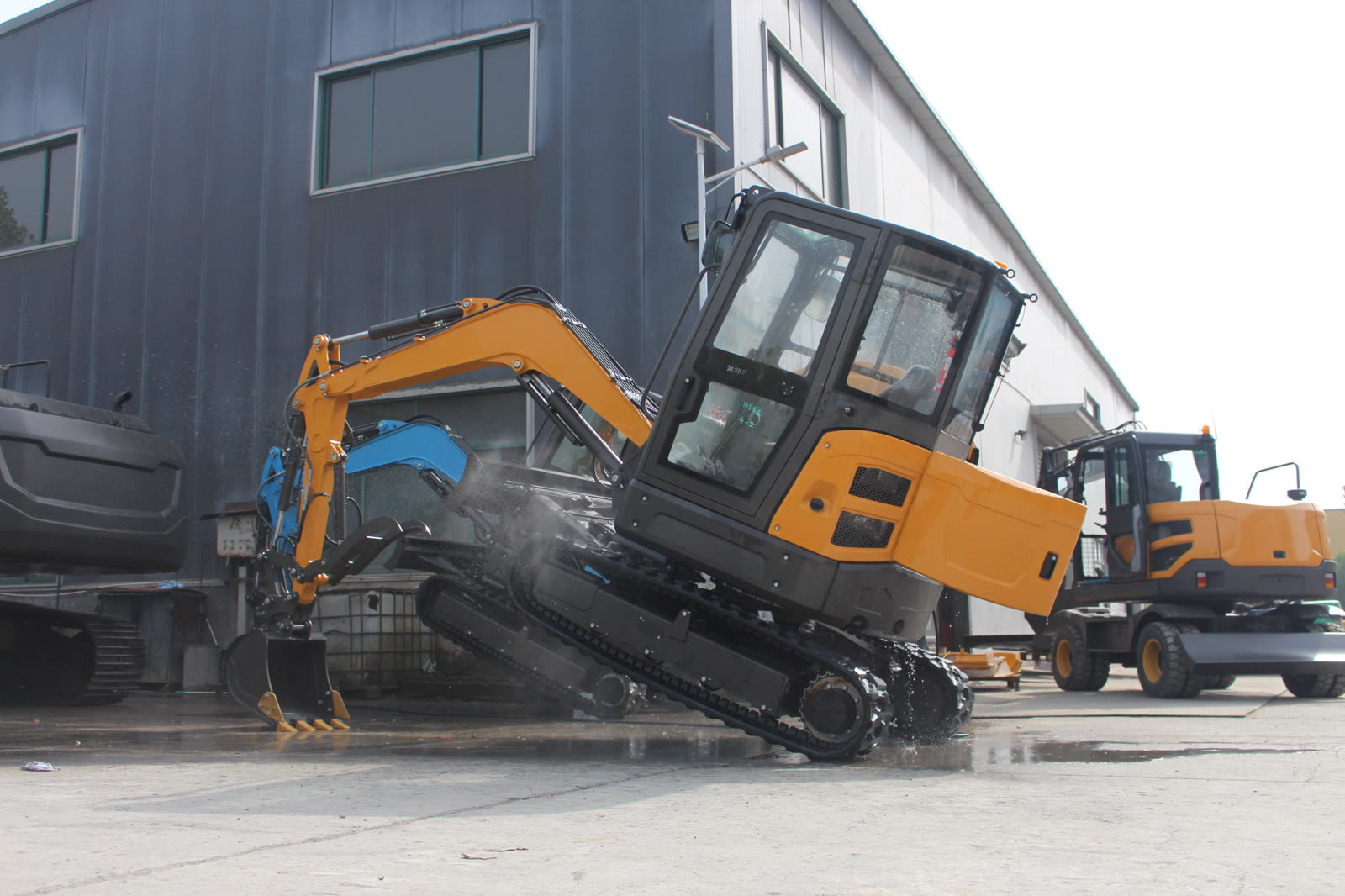 FW40 Ultra at the factory